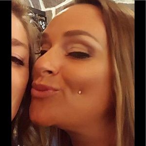 Meet your Posher, Stephany